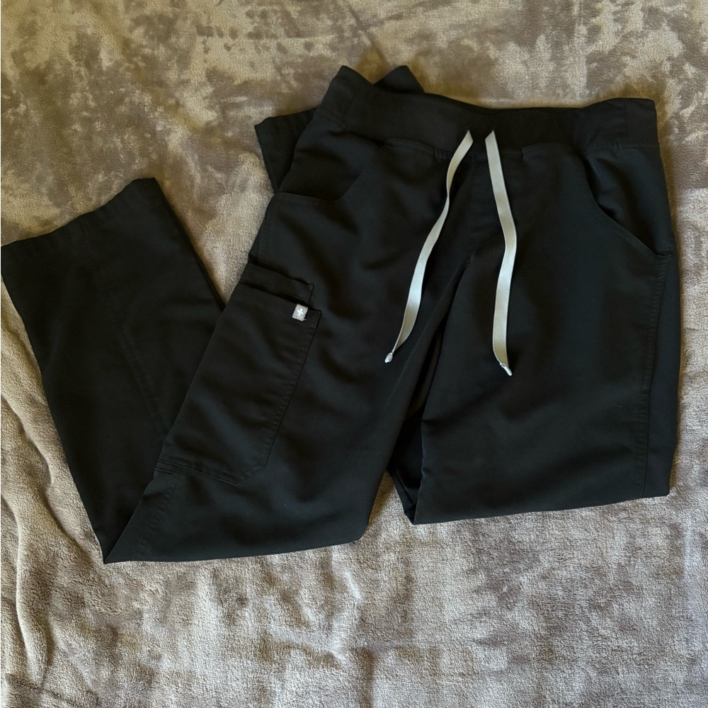 FIGS Technical Collection Black Scrub XS/P Solid Straight Medical Pants